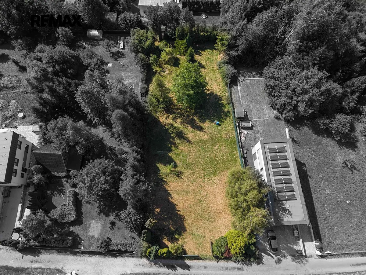 Prodej stavebního pozemku 1738 m²